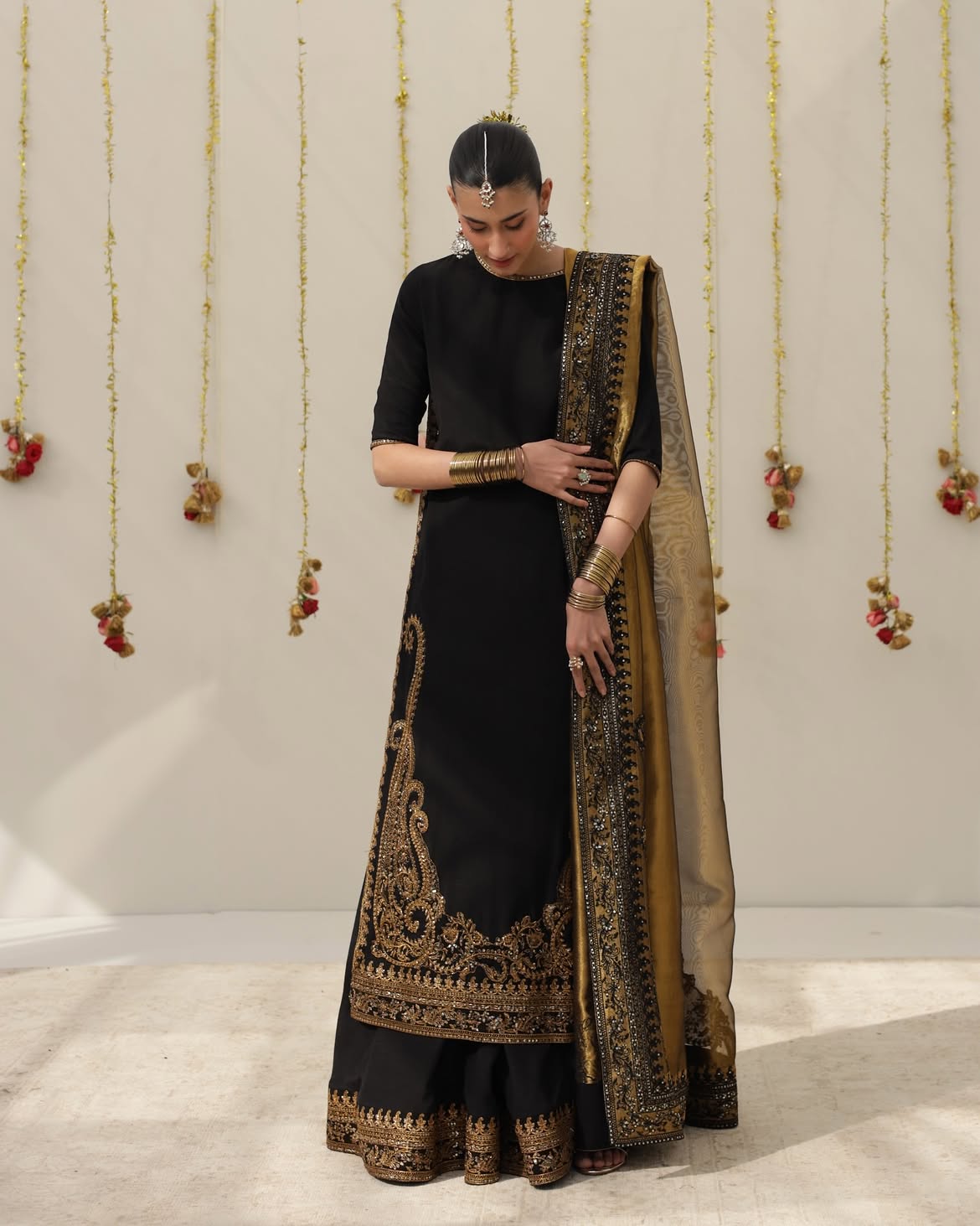 ZARMINA 3-PIECE STITHCED OUTFIT