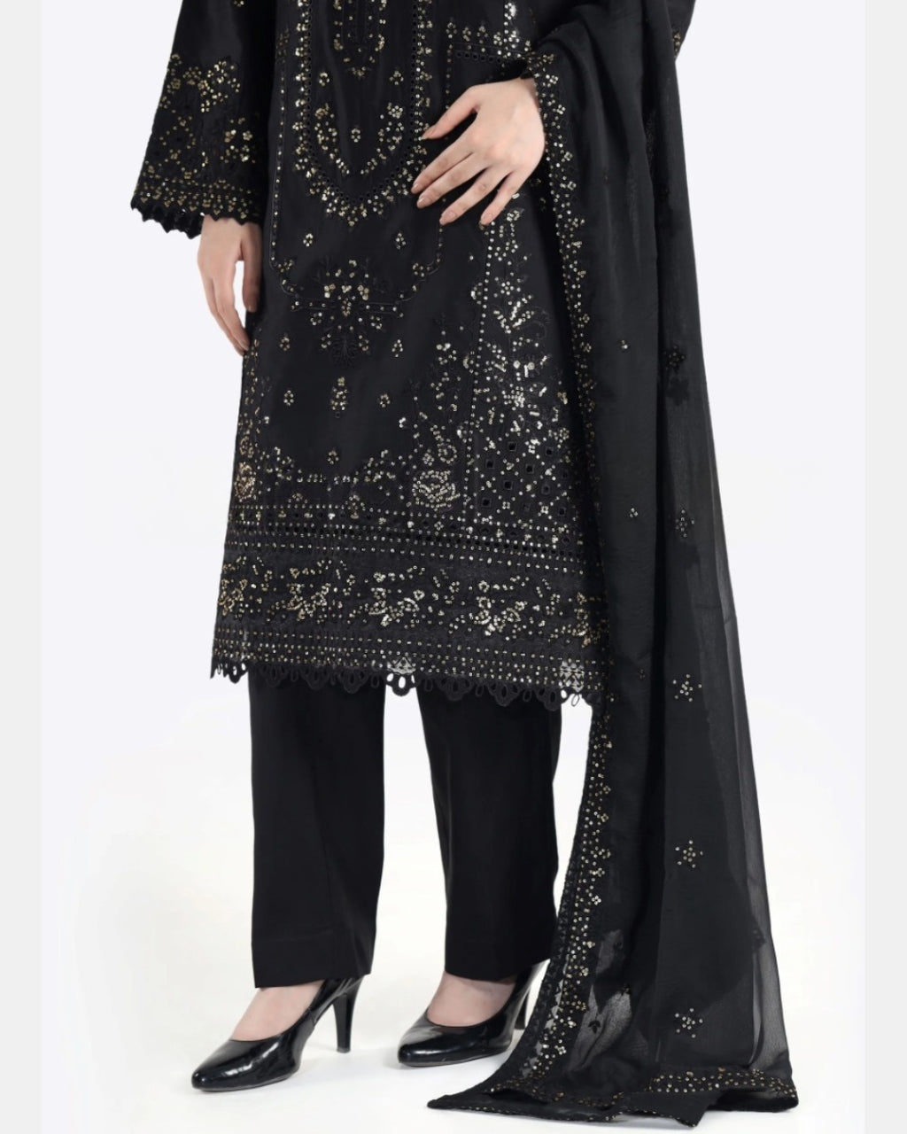 Black Royal Opulence – 3-Piece Stitched Luxury Suit