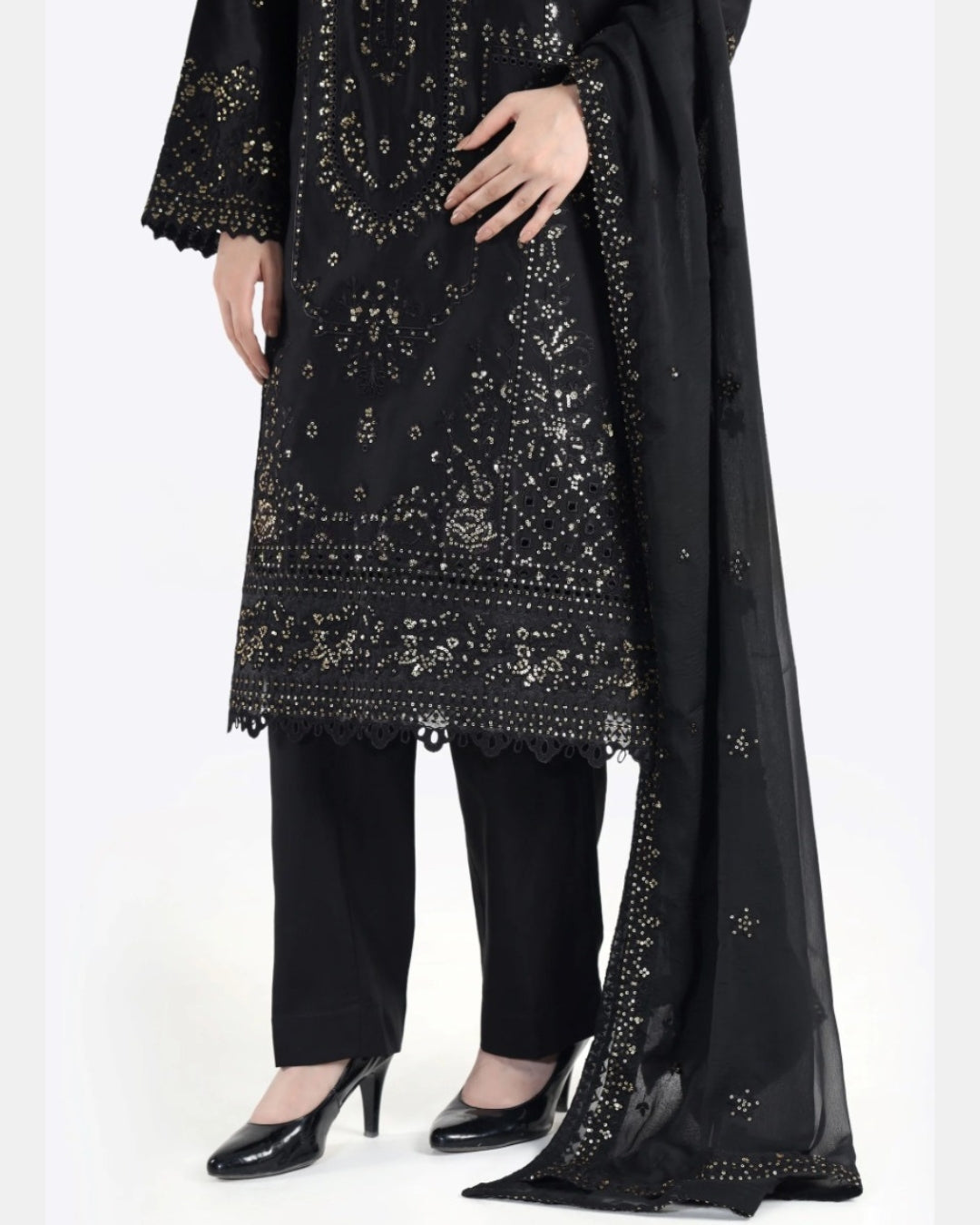 Black Royal Opulence – 3-Piece Stitched Luxury Suit