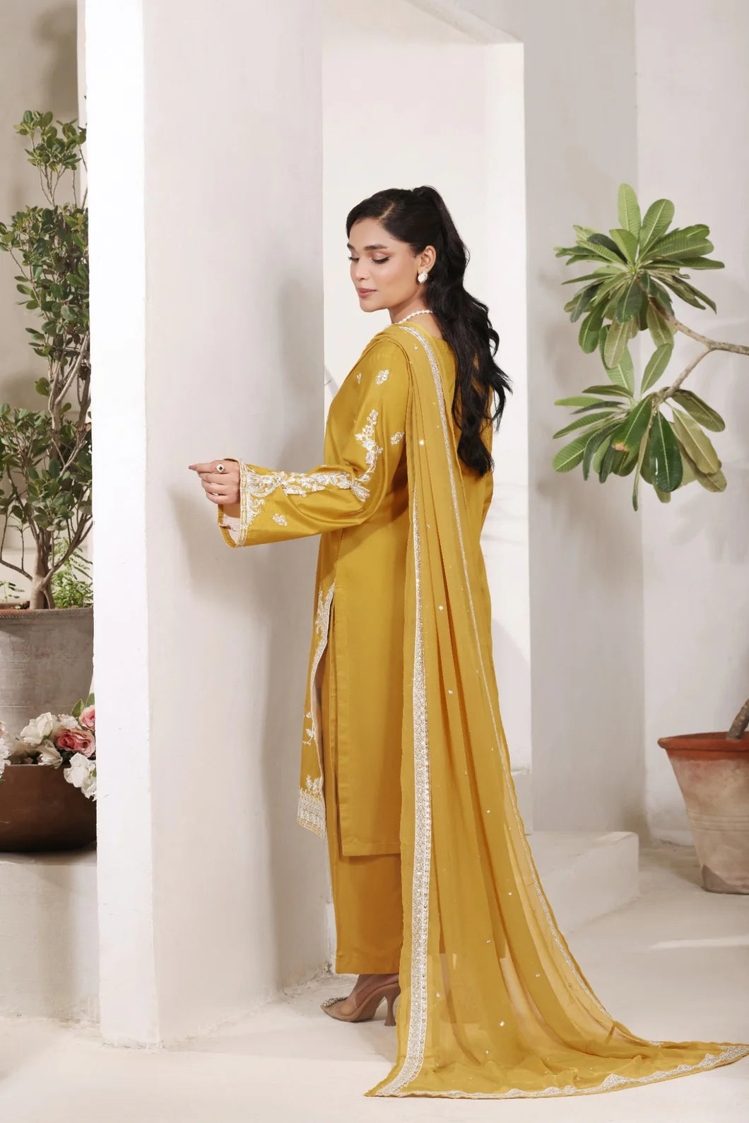 Honey Glow | 3 Piece Stitched Suit