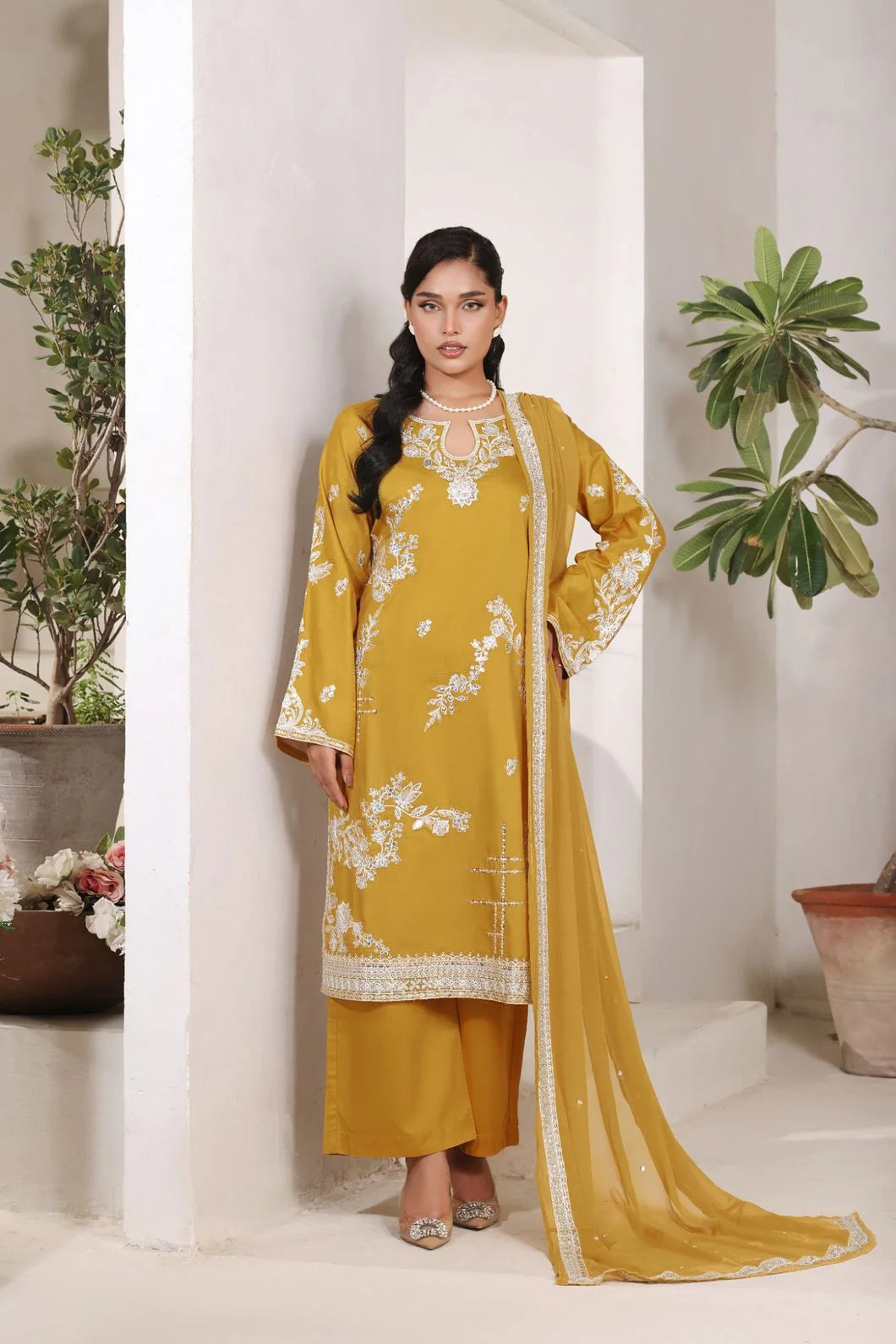Honey Glow | 3 Piece Stitched Suit