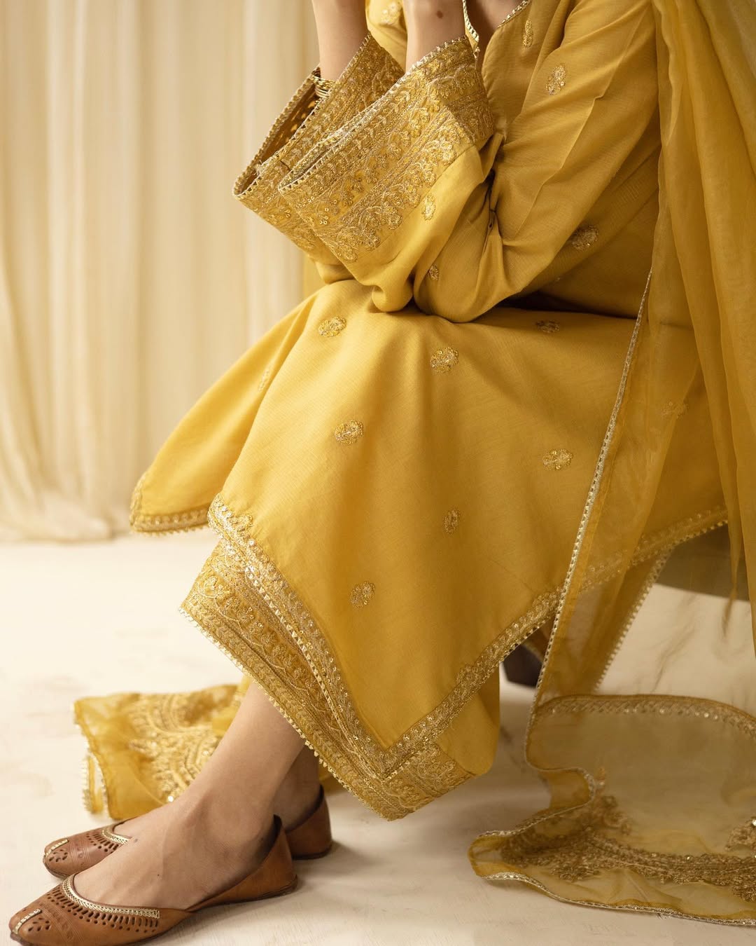 Zard Zari – Luxury Embroidered Suit for Women