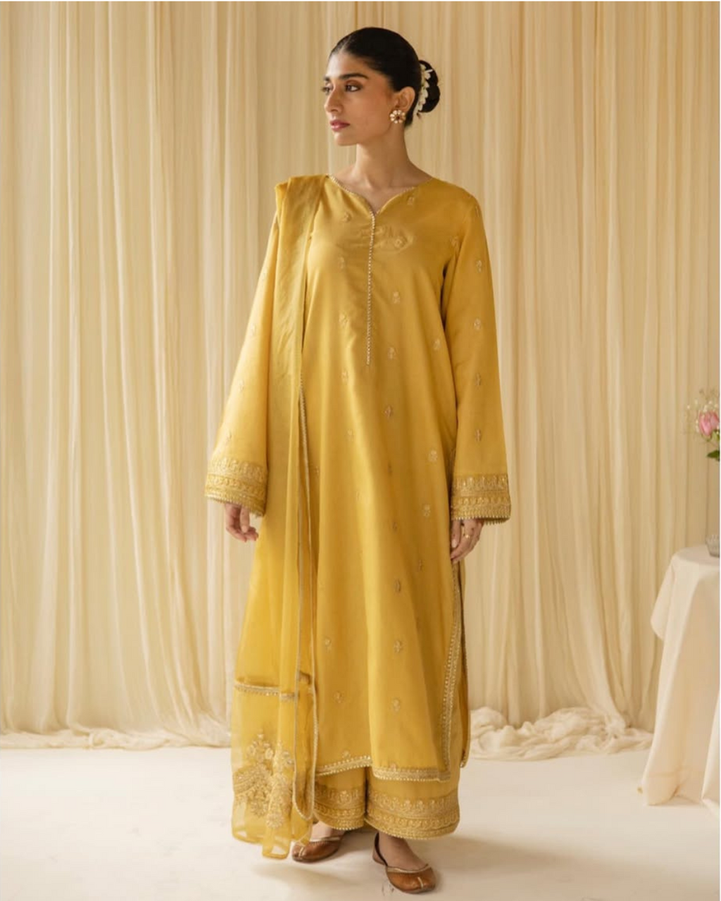 Zard Zari – Luxury Embroidered Suit for Women
