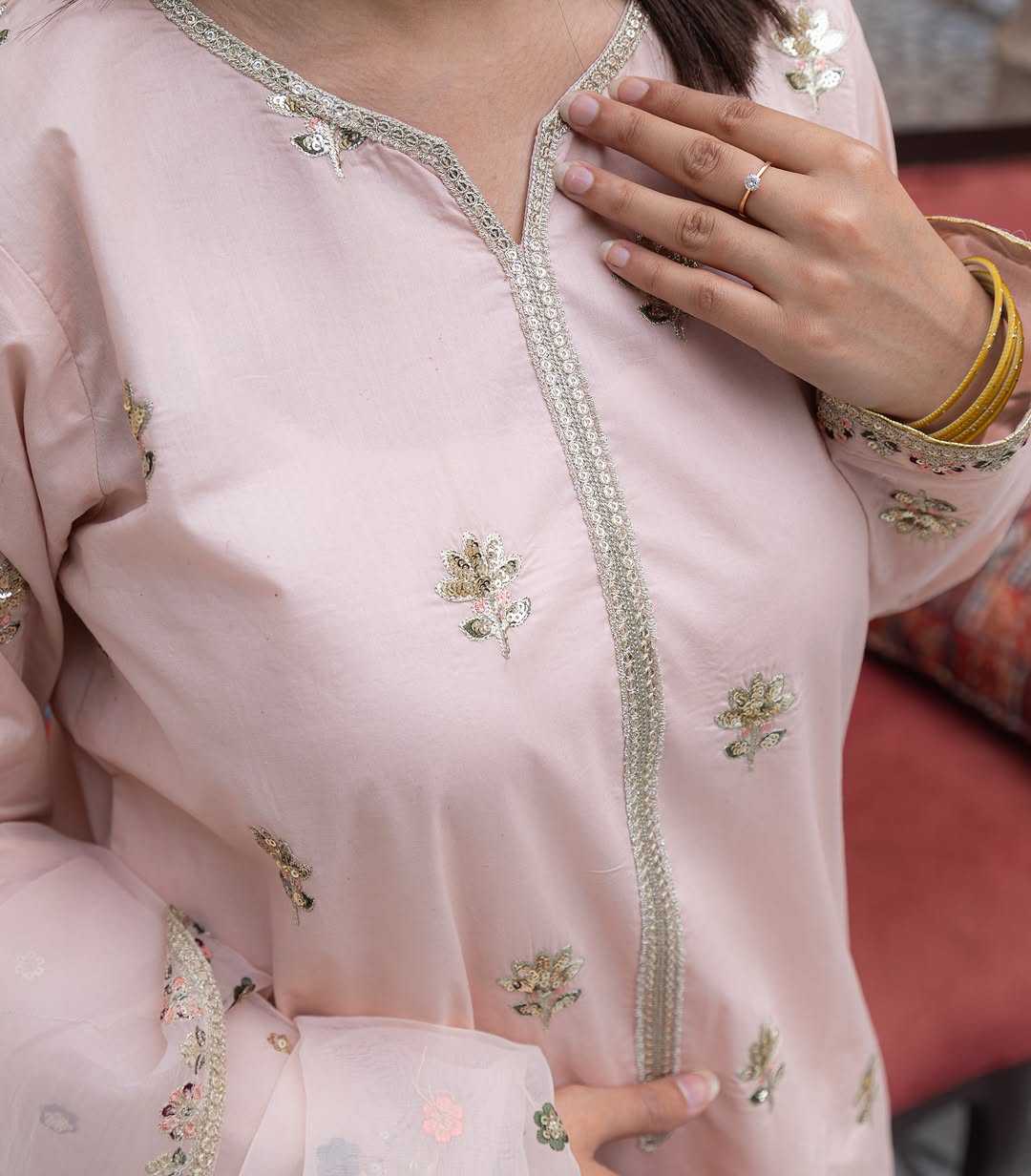 Pink Mist – Elegant Summer Suit for Women