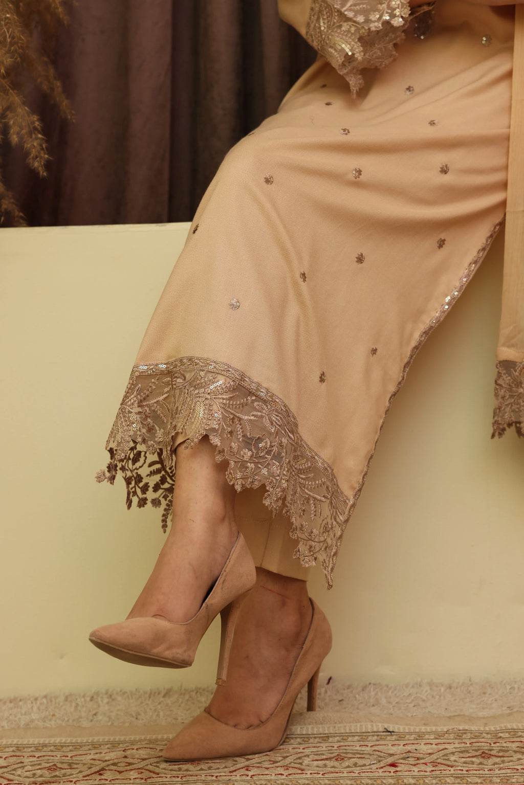 Sandy Bloom | 3 Piece Stitched Suit