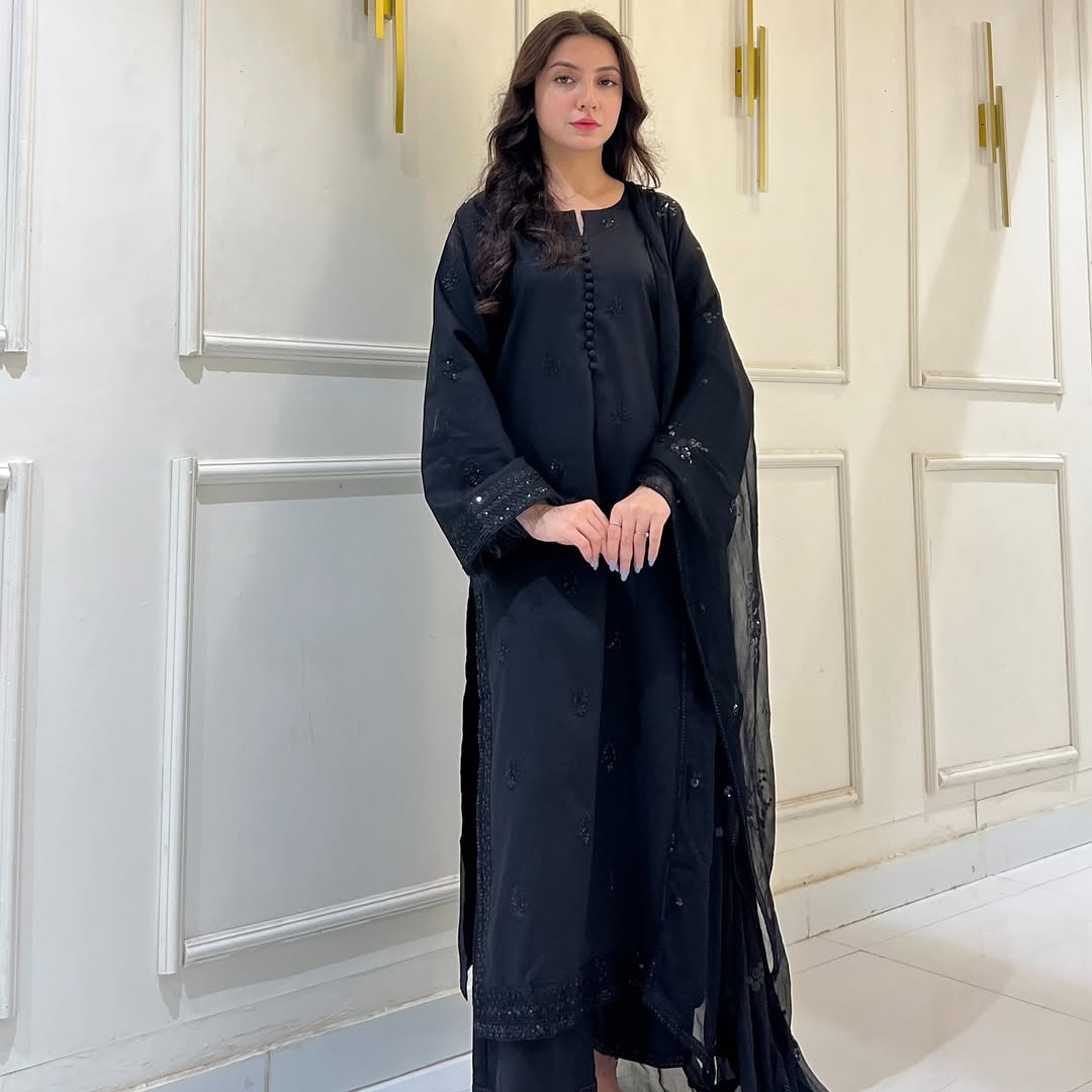 Shab-e-Noor – Luxury Embroidered Suit for Women